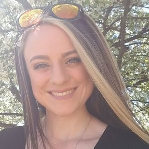 Meet your Posher, Khrista